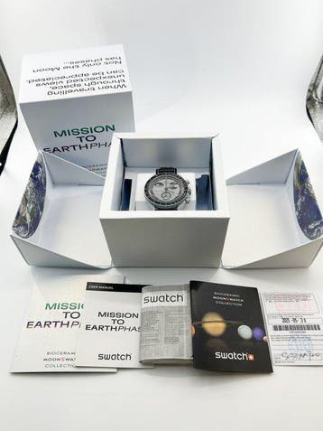 Omega x Swatch - MoonSwatch  “Mission to Earthphase” - Sans, Handtassen en Accessoires, Nieuw