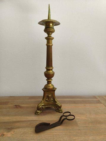 pique-cierge liturgique en bronze et ciseaux mouchettes à