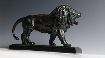 naar Antoine Louis Barye (1795-1875) - sculptuur, Lion qui, Antiek en Kunst