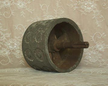 Industriële apparatuur - Nederland - Antieke stansrol bloem