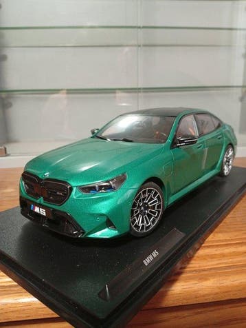 Solido 1:18 - Modelauto - BMW M5 - BMW M5, Nieuw