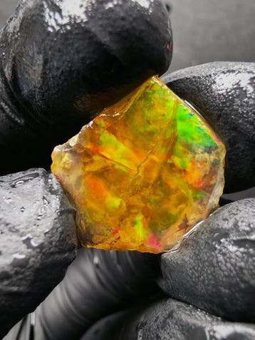 16 cts Crystal Opal Specimen Ruw- 3.22 g