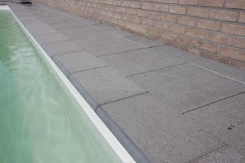 Natuurstenen zwembadranden Angkor Dark - 50x35x4 cm, Tuin en Terras, Tegels en Klinkers, Ophalen, Overige typen, Nieuw, Natuursteen