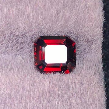 Zonder minimumprijs - 1 pcs Rood Spinel - 2.04 ct -, Nieuw