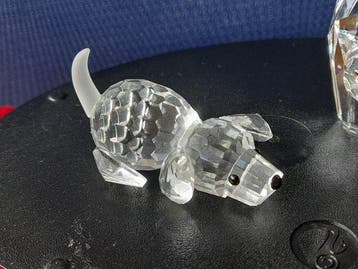 Swarovski - Figurine - Beagle speelend en kat met hoge