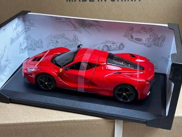 Bburago 1:18 - Modelauto - Ferrari LaFerrari, Nieuw