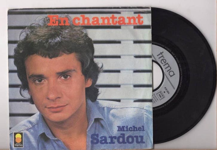 Michel Sardou – En Chantant / A Des Années DIci (1-7-Vinyl, CD & DVD, Vinyles Singles, Enlèvement ou Envoi