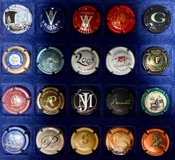 Champagne capsules (70) - Metaal - CAPSULES CHAMPAGNE, Antiek en Kunst