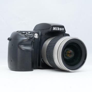Nikon F60 + AF Nikkor 28-80mm F3.3-5.6 G Analoge camera, Nieuw