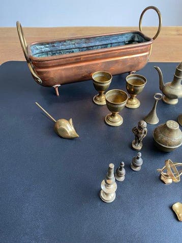 Beeldje - miniatuur collectie van koperen en messingen