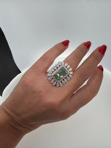 Ring - 14 karaat Witgoud - 13.77ct. tw. Groen Diamant (Fancy, Nieuw