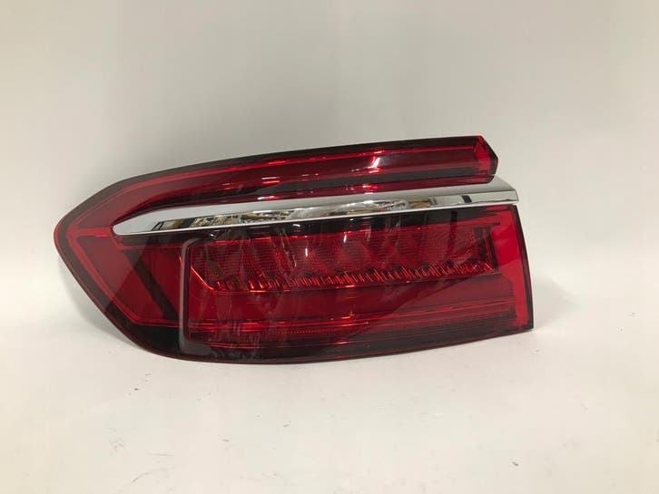 Audi A8 D5 achterlicht links MID USA, Autos : Pièces & Accessoires, Éclairage, Envoi