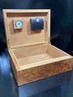 Sans prix de réserve - Boîte à cigares - Bois
