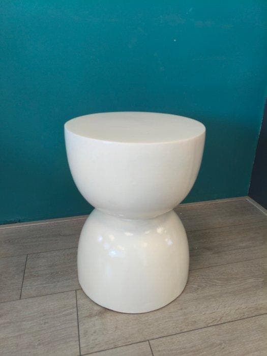 Moderne Witte japandi - Bijzettafel - Magnesiumoxide, Antiquités & Art, Art | Objets design
