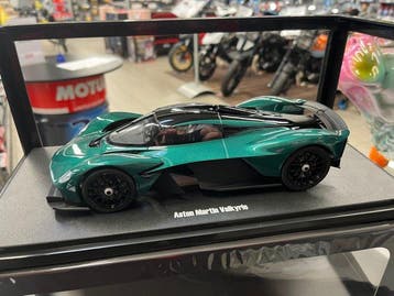 GT Spirit 1:18 - Voiture de sport miniature - Aston Martin
