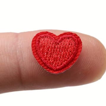 Embleem mini - 5 stuks - hart - hartje - liefde - rood- 1..., Hobby en Vrije tijd, Verzenden, Nieuw, Overige typen