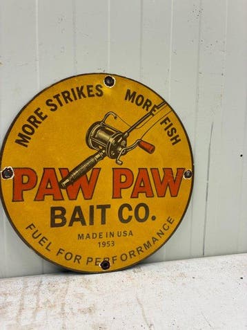 Paw Paw Bait Co. 1953 – Emaille reclamebord – Fishing / USA