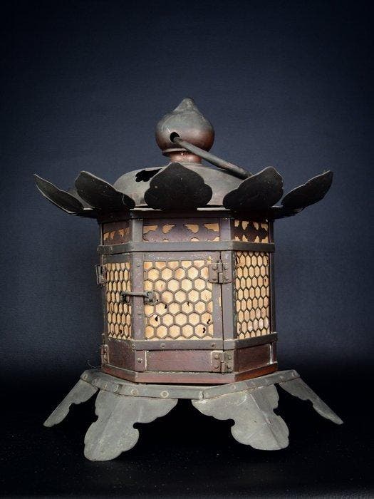 Japanese Antique Large Hexagonal Temple Lantern with, Antiek en Kunst, Antiek | Overige Antiek
