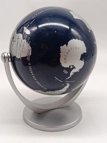 Globe terrestre - 2002