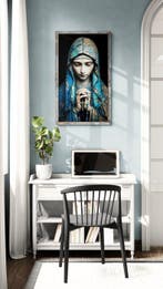 CREATIVE_HUB - Madonna praying with rosario in wood crackle