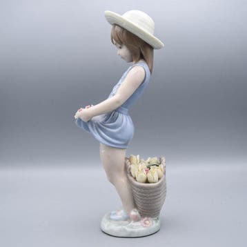 Lladró - Francisco Catalá - Sculpture, Flores en la falda -