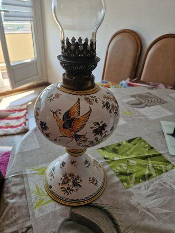 moustier - Lampe à pétrole - Faïence