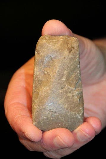 Neolithisch Vuursteen Geslepen bijlen - 87 mm (Zonder