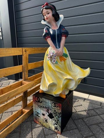 Daluxe Art - 1999 • XXL Snow White Display – 110 cm