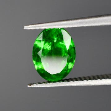 Groen Tsavoriet - 1.43 ct - International Gemological