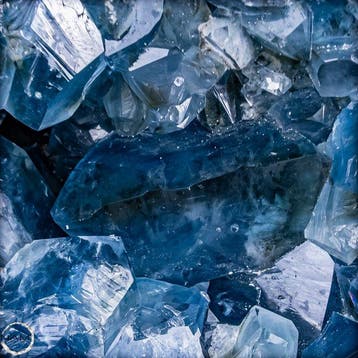 Natuurlijke celestiet-druse – Hemelsblauwe schat uit de, Verzamelen, Mineralen en Fossielen