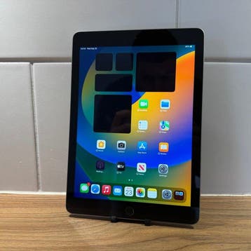 Apple iPad (5th Generation) 128GB Wifi - Mobiele telefoon, Nieuw