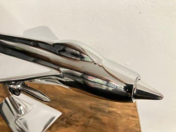 Avion miniature - Op statief. - Acier poli chromé. Avion de