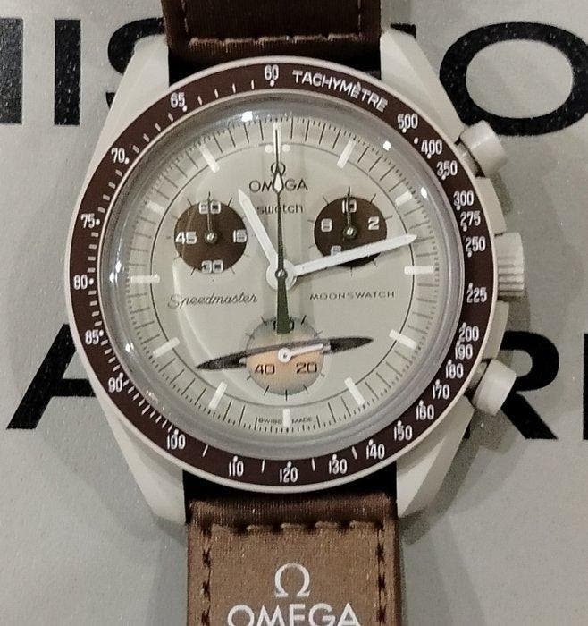 Omega x Swatch - MoonSwatch - Mission to Saturn - Sans prix, Handtassen en Accessoires, Horloges | Heren