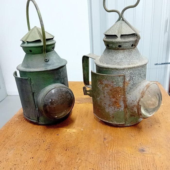 Olielamp (2) - IJzer - Spoorweerlampen, Antiek en Kunst, Antiek | Wandborden en Tegels
