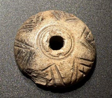 Époque Viking Os Excellent et très rare amulette ronde ou