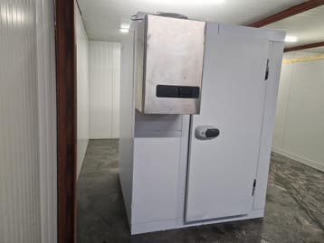 Vriescel 150 x 150 x 200 cm stekker klaar