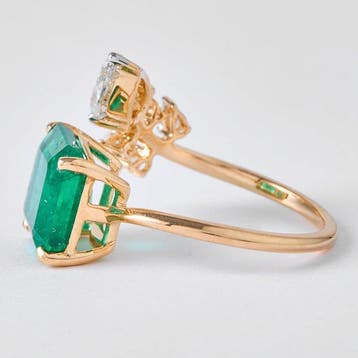 Statement ring - 14 karaat Geel goud - 4.20ct. tw. Smaragd -