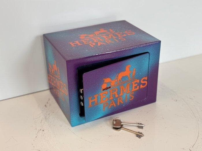 Rob VanMore - Hermes Vault, Antiquités & Art, Art | Objets design