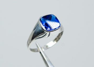 - 835 argent - Saphir-Verneuil - sceau - Bague