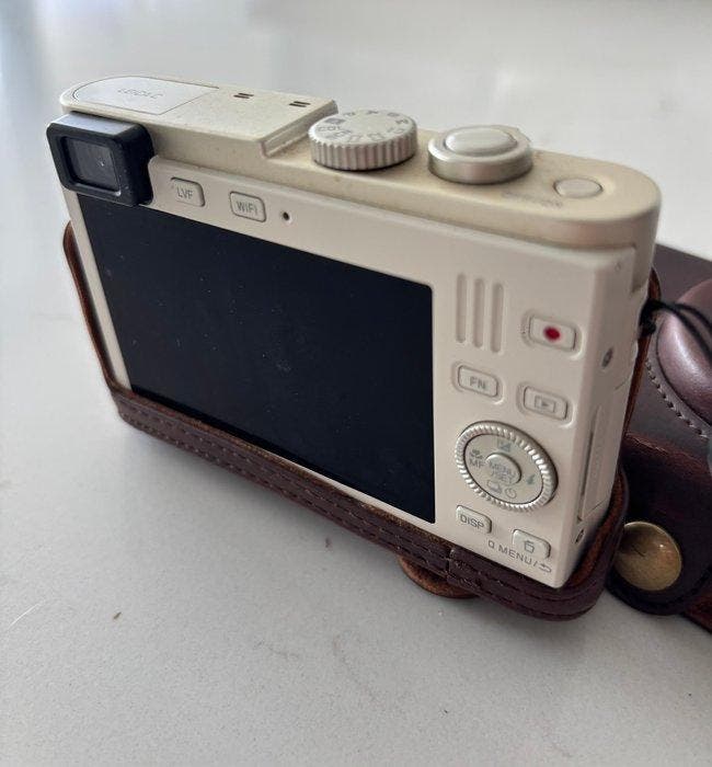 Leica C (Typ 112) Digital Compact Camera - Light Gold, Verzamelen, Foto-apparatuur en Filmapparatuur
