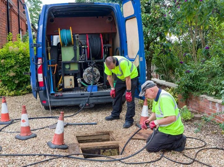 Débouchage évier, WC et égout – Intervention rapide 7j/7, Services & Professionnels, Plombiers & Installateurs, Service 24h/24