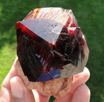 Arcanite - Cristal géant et impressionnant sur roche, Collections