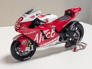 Minichamps 1:12 - Moto miniature - Ducati Desmosesici GP8 -, Nieuw