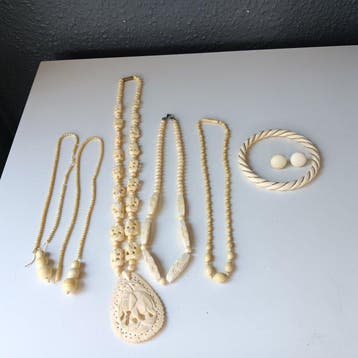 Collection thématique - Bijoux en ivoire