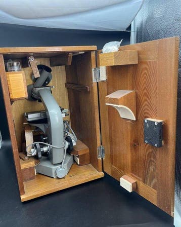 Monocular compound microscope - 1600 - 1970-1980 - Revue