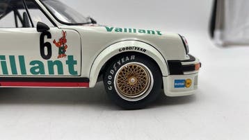 Schuco 1:18 - Modelauto - Kremer Porsche 934 RSR 1976 -