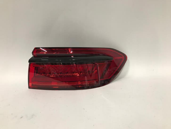 Audi A8 D5 2017- rechter achterlicht LED, Autos : Pièces & Accessoires, Éclairage, Envoi