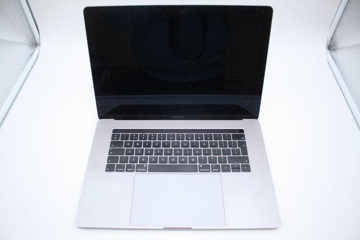 Rare find: Lot of 3 Apple MacBook Pro 15 Touchbar (2018) |, Consoles de jeu & Jeux vidéo, Consoles de jeu | Accessoires Autre