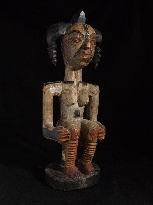 Afrikaanse tribale vrouwelijke figuur – zittend – houten, Antiek en Kunst, Kunst | Niet-Westerse kunst