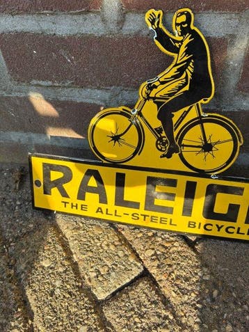 Panneau publicitaire émaillé Vintage Raleigh Bicycle – forme